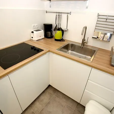 アパート Ines ムルテル