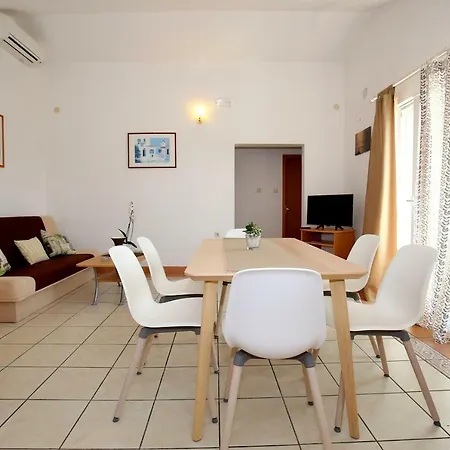 Ines Apartman