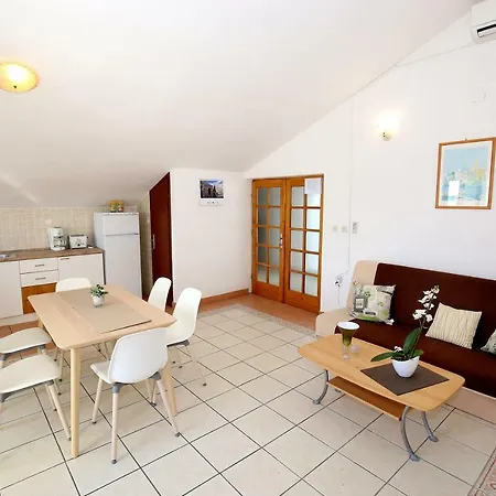 Ines Apartman Murter