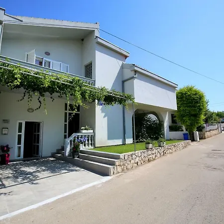 Apartman Ines *
