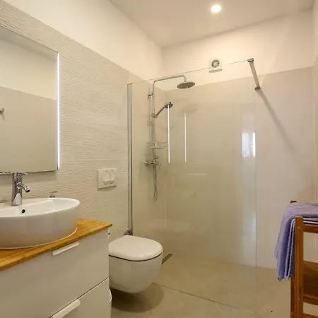 Ines 아파트 무르테르