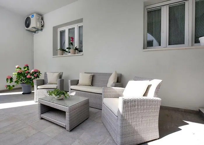 Ines Apartament Murter