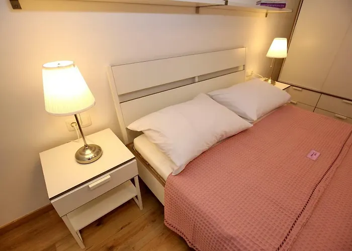 Ines Apartament Murter